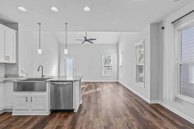 Building Photo - Stunning Home  Sweetwater Apex Community