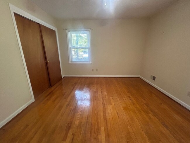 Building Photo - 1427 Woodlawn Ave