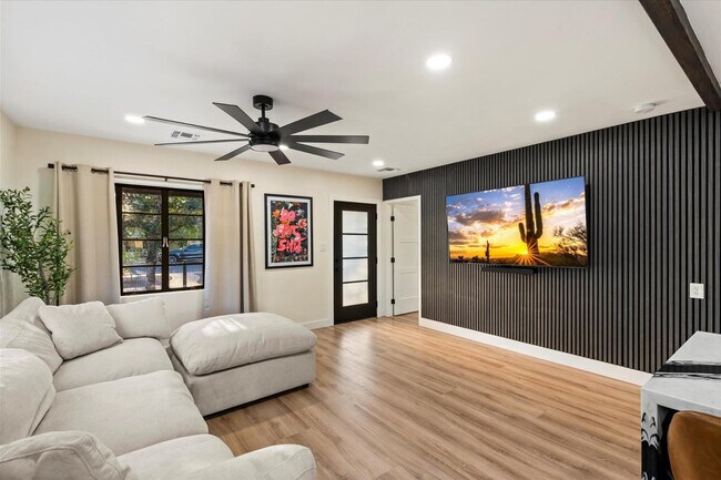 Foto del edificio - 1629 N 16th Ave