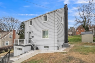 Building Photo - 1209 Cloverfield Dr