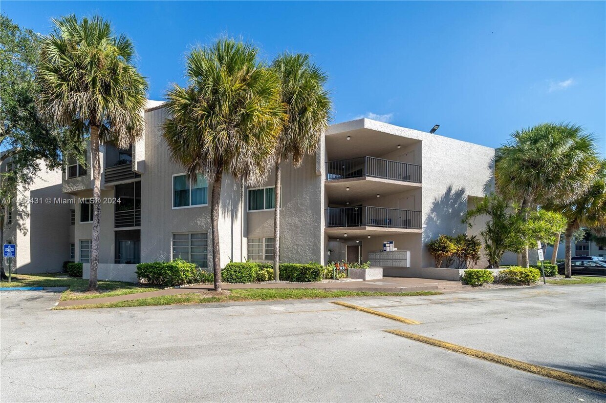 Primary Photo - 3100 Riverside Dr