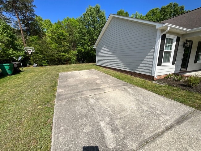 Foto del edificio - 2709 Ingleside Dr