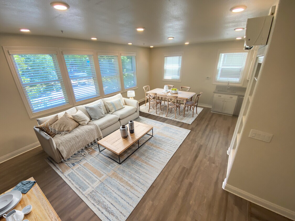Open Floorplan w Wall to Wall Windows - 1524 F St