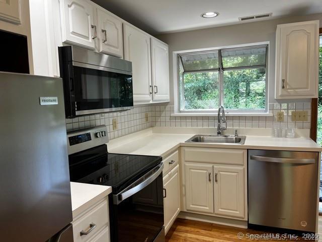 Building Photo - 21 Hollow Tree Rd