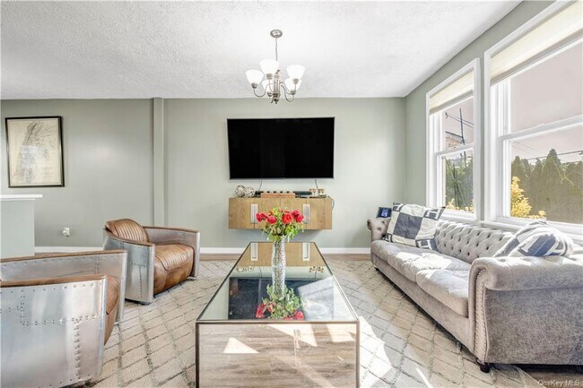 Foto del edificio - 269 W Post Rd