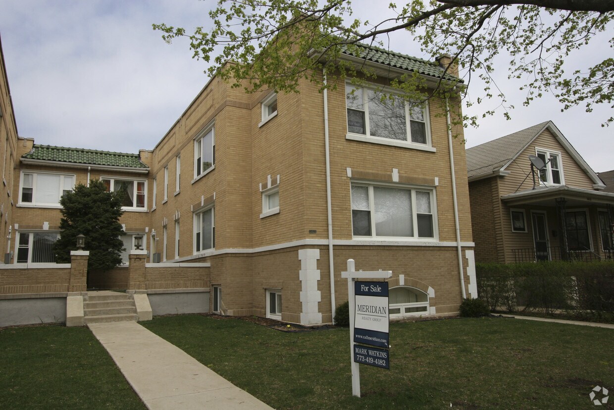 Foto del edificio - 5416-18 W Windsor Ave