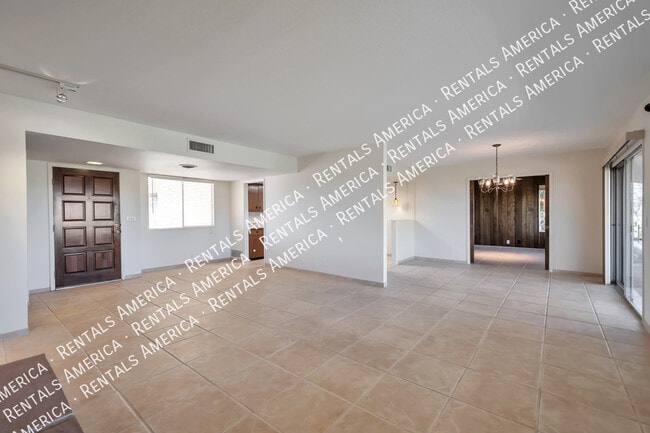 Building Photo - 3650 E Quenton Dr