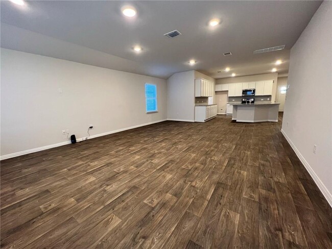 Building Photo - 20000 Price Daniel Dr