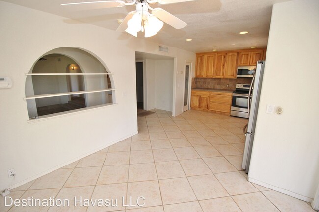 Building Photo - 3 br, 2 bath House - 654 Acoma Blvd S #1