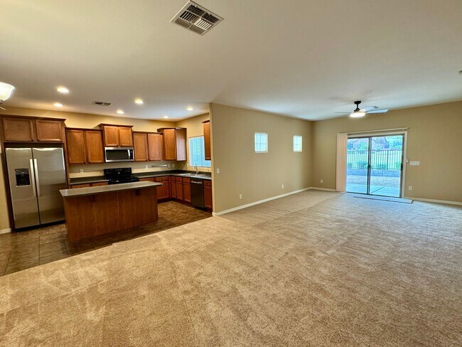 Building Photo - 4935 W Harwell Rd