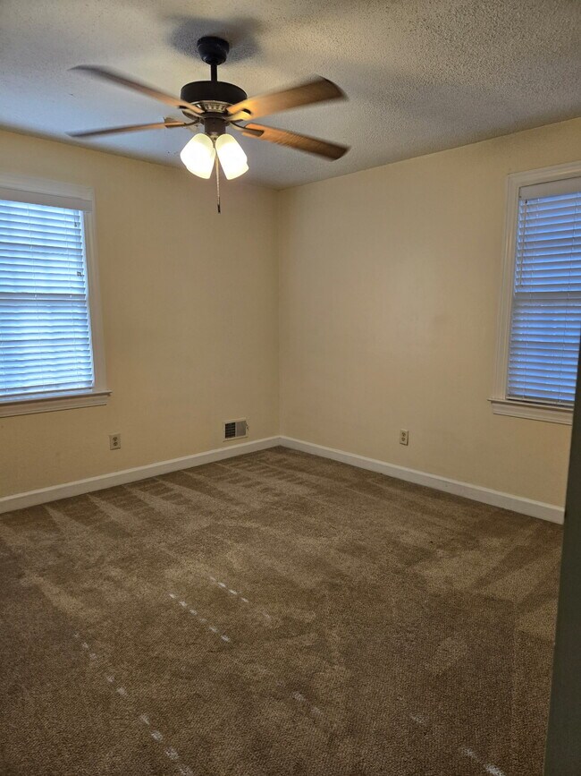 Foto del edificio - 9 Brookspring Cir