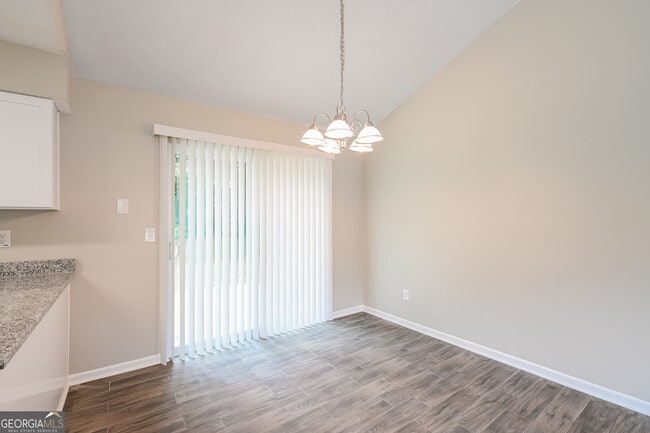 Building Photo - 3865 Scarsborough Dr SW