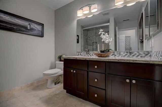 Building Photo - Beautifully Remodeled Spacious 1 Bedroom 1...