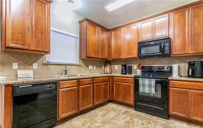 Foto del edificio - 3-bedroom 2.5 bathroom house for rent!