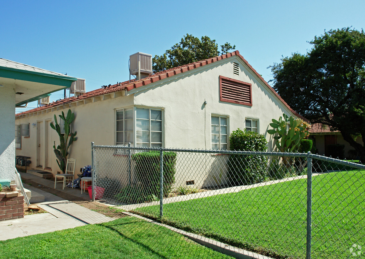 Building Photo - 3465 E Mckinley Ave