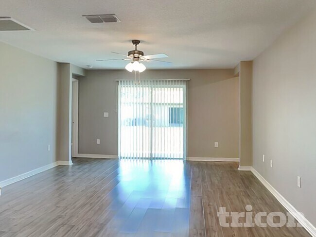 Foto del edificio - 6130 Dolostone Dr