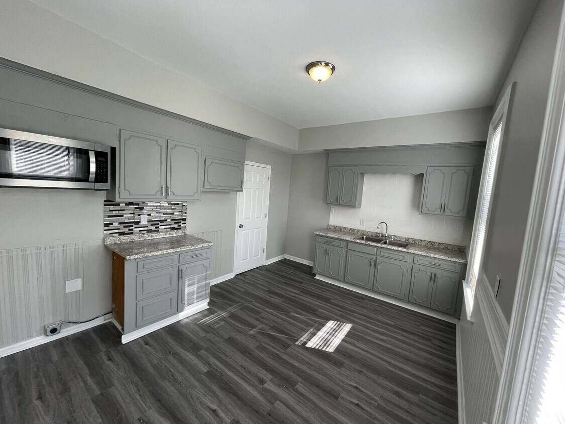 482 Crestline Ave Unit A Lower, Cincinnati, OH 45205 Room for Rent in