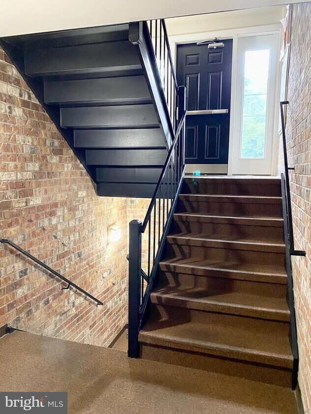 1531 Colonial Dr Unit 104, Woodbridge, VA 22192 Room for Rent in