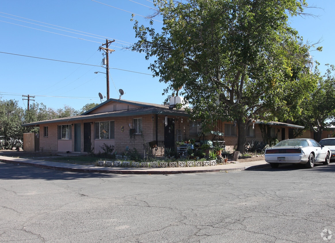 Building Photo - Country Club North Apartments