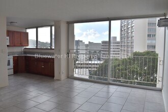 Building Photo - 1702 Kewalo St