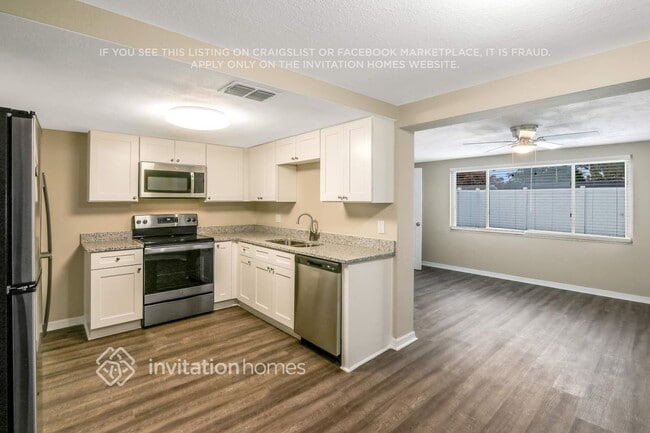Foto del edificio - 7541 Lancelot Rd