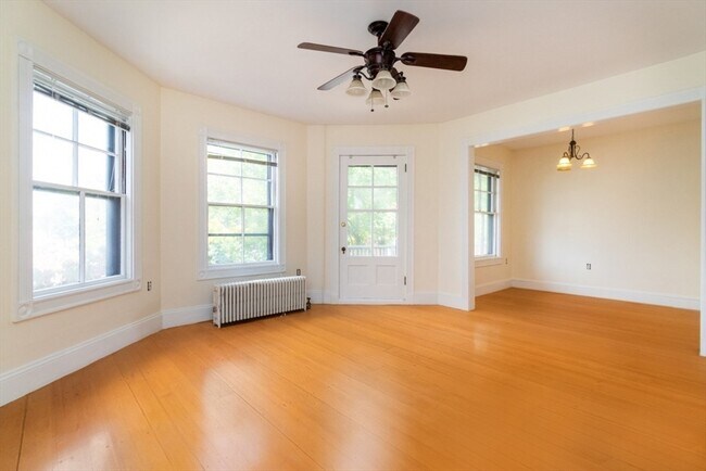 Foto del edificio - 77 Savin Hill Ave