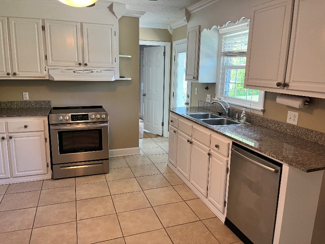 Building Photo - 502 N Gilmer Park