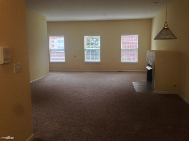 Building Photo - 3 br, 3.5 bath Condo - 10892 Pardee Rd