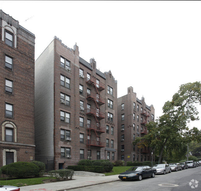 Primary Photo - 83-84 116th St