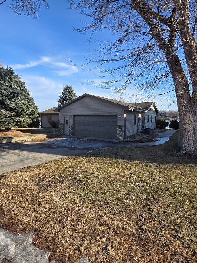 Foto del edificio - Home on the Lake