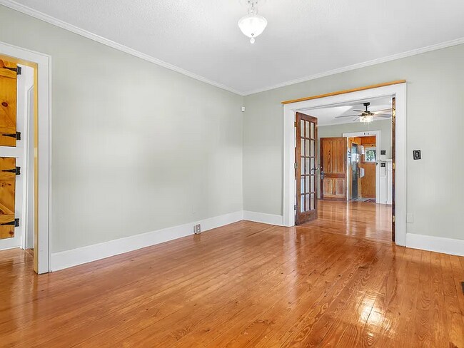 Foto del edificio - 2347 Byrnes Dr