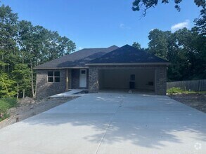 Building Photo - 38 Woodbridge Dr