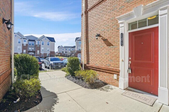 Foto del edificio - 23271 Southdown Manor Terrace