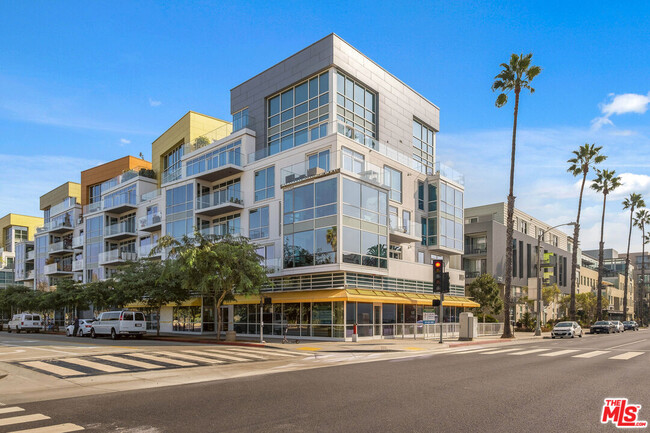 Building Photo - 1705-1725 Ocean Ave