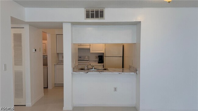 Building Photo - 3407 Winkler Ave