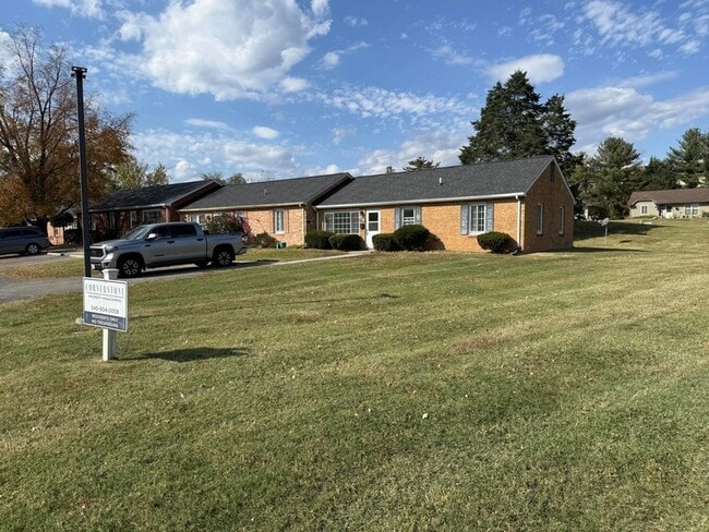 Photo - 1101 Lakeview Pl Townhome