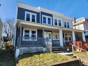 Building Photo - 1424 Summit St