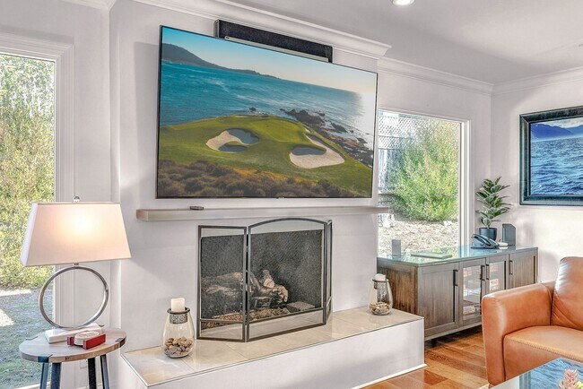 Foto del edificio - Perfect Location! 10-minute walk to the Oc...