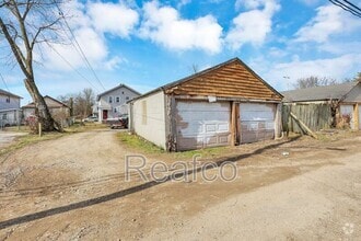 Building Photo - 254 S Wayne Ave