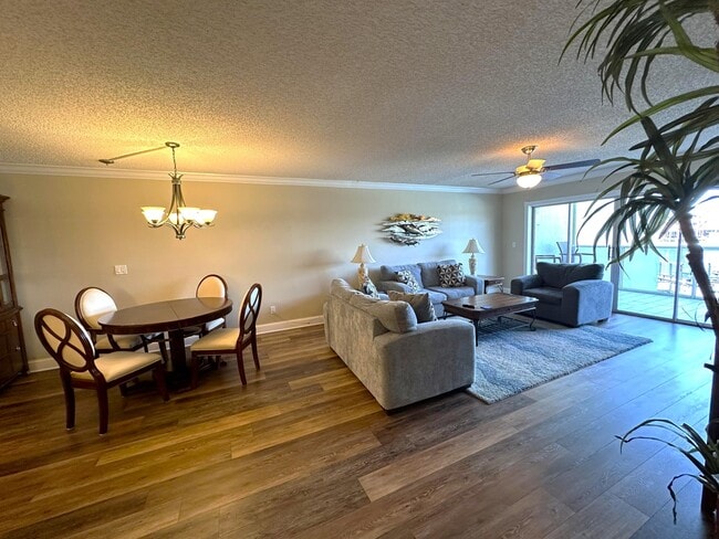 Building Photo - 1100 Pinellas Bayway S