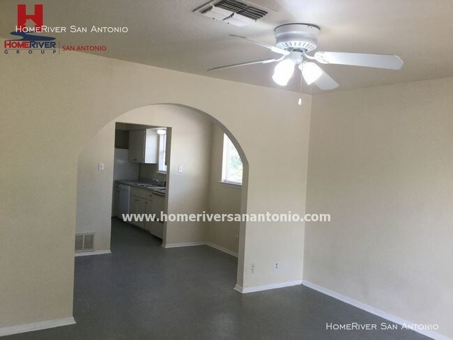 Foto del edificio - 2740 Woodbury Dr