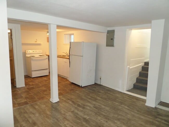 Building Photo - 6523 35th Ave SW