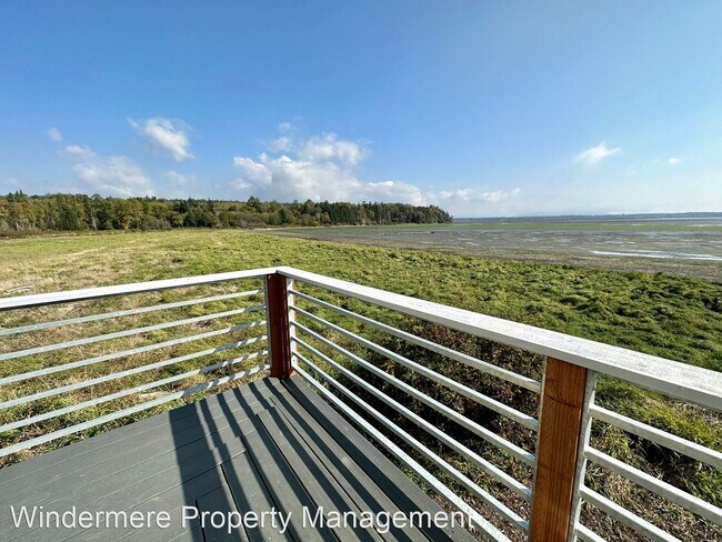 Building Photo - 1 br, 1 bath House - 4464 Salt Spring Dr.