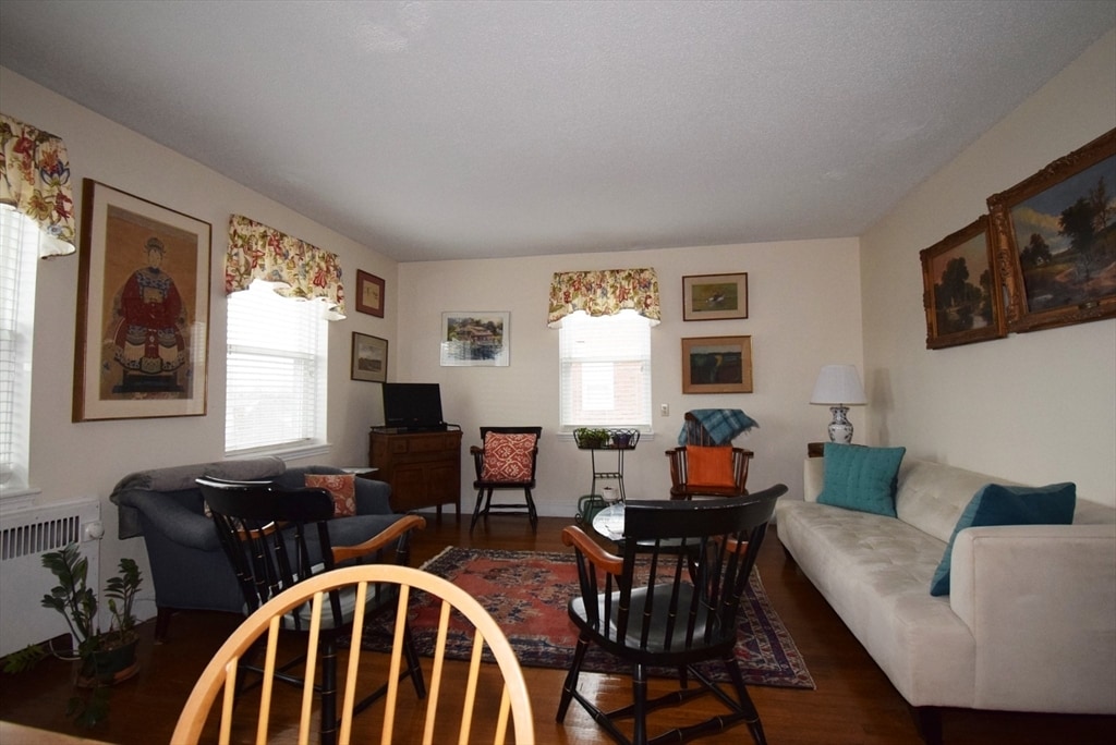 Primary Photo - 393 Broadway