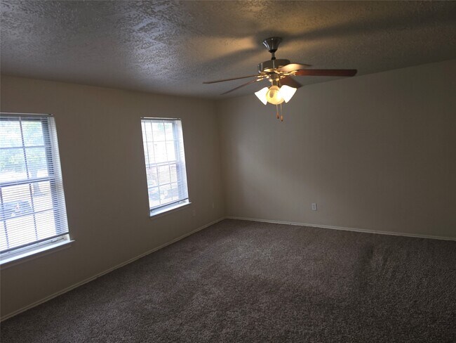 Building Photo - 19602 Cotton Creek Dr