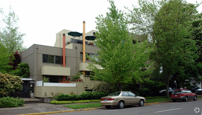 Building Photo - 970-988 Lincoln St