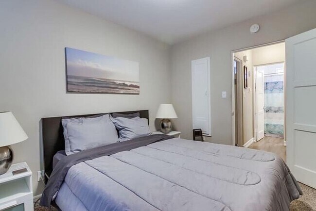 Building Photo - Renovated 1BR Casita in Gated Community | City Heights