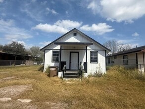 Building Photo - 1203 Starshine Dr