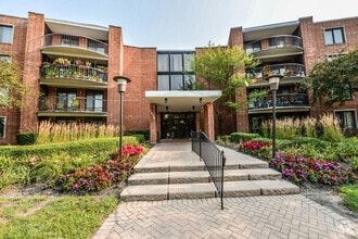 Building Photo - 1415 E Central Rd