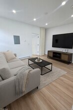 Building Photo - 1153 Main St